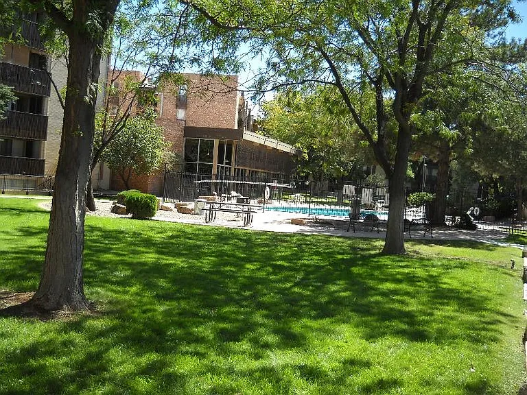 Villa Apartments — Photo 3