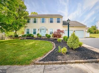 935 Ruby Cir, Gilbertsville, PA 19525