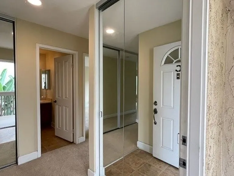 8503 Villa La Jolla Dr #C — Photo 5
