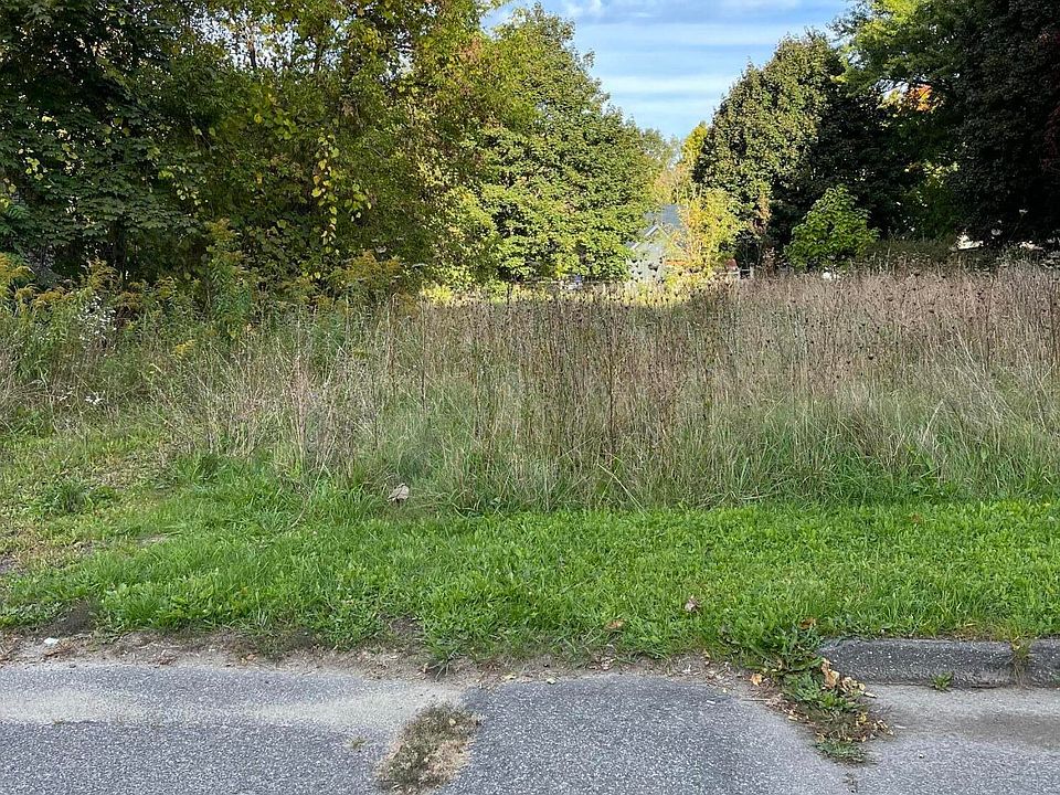 2nd image of 45 Bel Air Ave