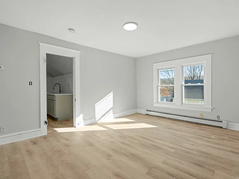 50 Hillside Pl #3 — Photo 8