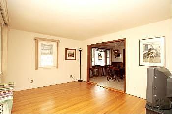 2nd image of 15 Moore Pl