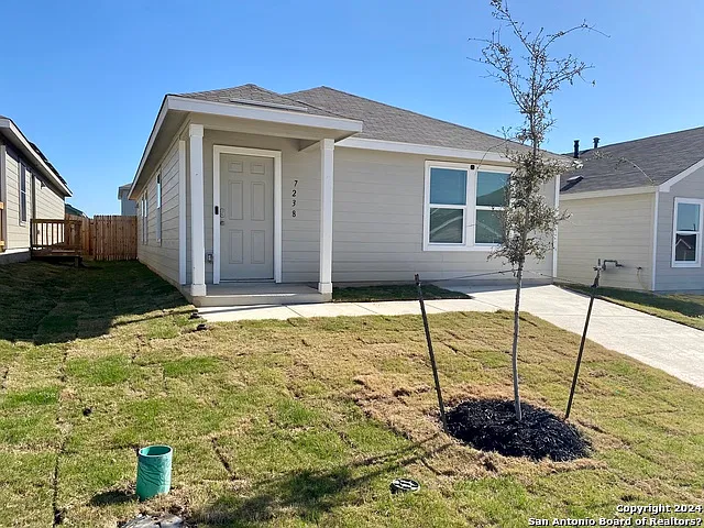 3 bed, 2.0 bath, 1230 sqft, $1,450 — Photo 1