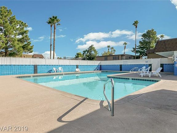 4th image of 4630 Grand Dr Unit 2