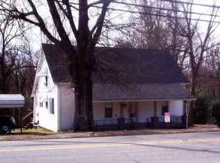 607 N Mountain St, Cherryville, NC 28021