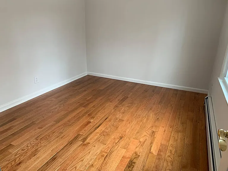 39 Hawthorne Dr #1 — Photo 8