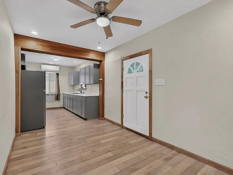 515 Marble Ave NE — Photo 8