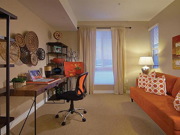 4th image of 10747 Magnolia Blvd #1972103