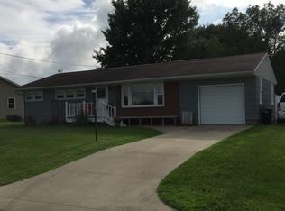 931 N Maple St, Monticello, IA 52310