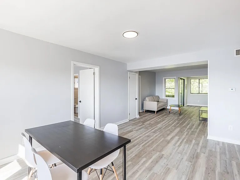 5737 Hobart St #5 — Photo 7