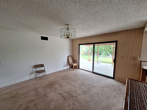 4th image of 2822 E Alden Pl