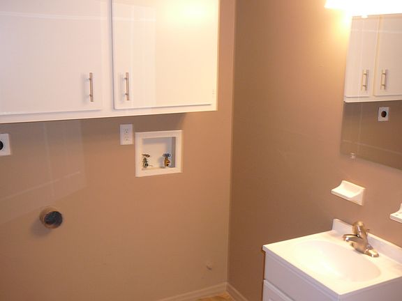 5th image of 7509 Mount Hood St