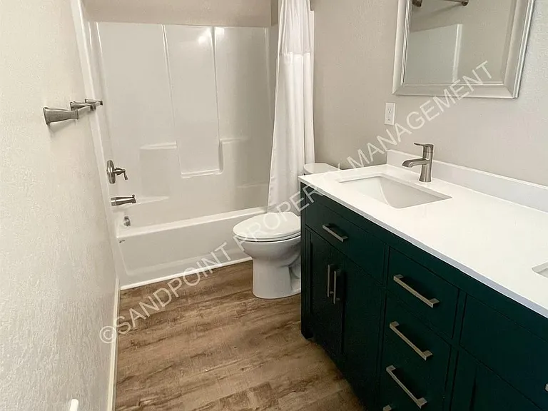 910 Poplar St — Photo 27