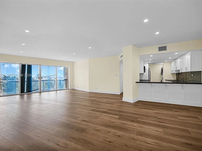 2451 Brickell Ave #5G — Photo 34