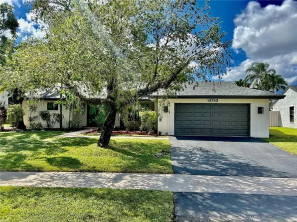 13750 Roanoke St, Fort Lauderdale, FL 33325