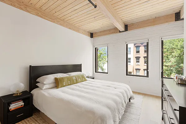 Rented by Compass | media 21