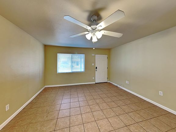 5th image of 3011 W Solano Dr S