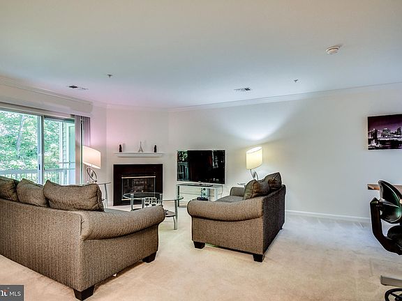 4th image of 12808 Fair Briar Ln