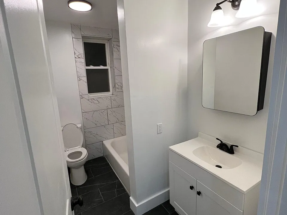 211 Paterson Ave #2