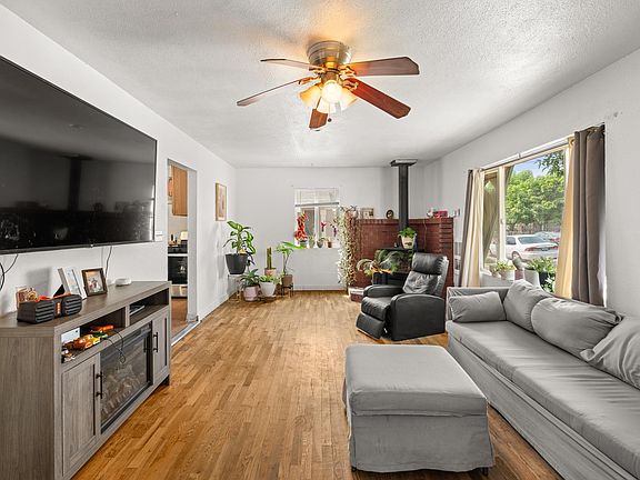 4th image of 328 N 10th St