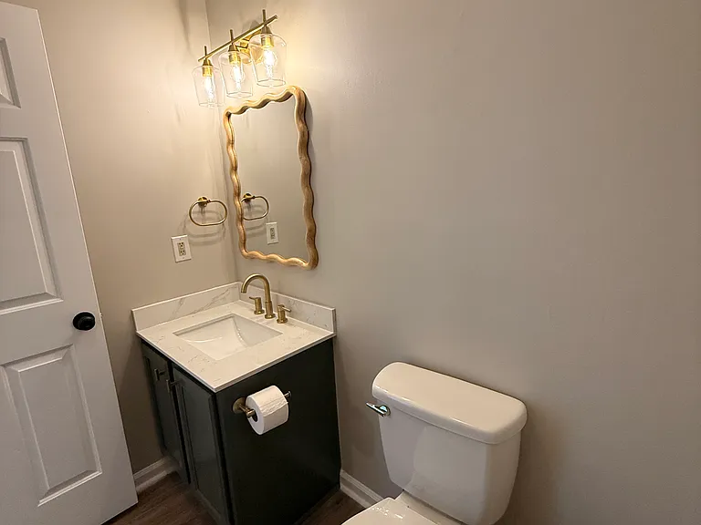 327 W Trinity Ave — Photo 10