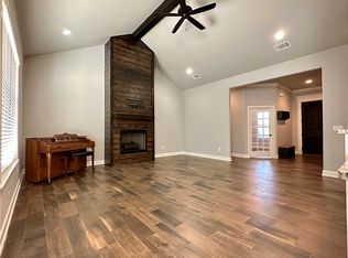 Abbey Ln, Centerton, AR 72719