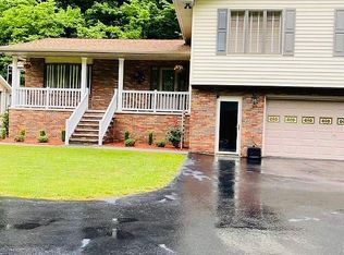 1077 Navigator Rd, Grundy, VA 24614