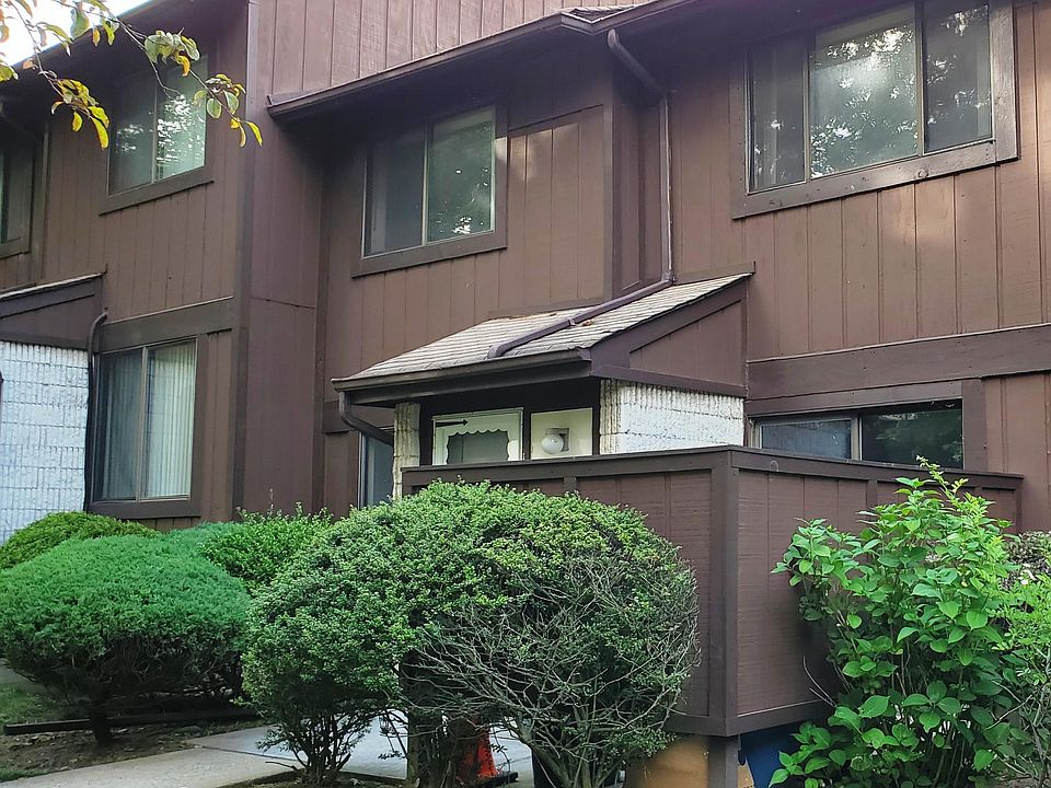 2nd image of 1816 Forest Hill Rd