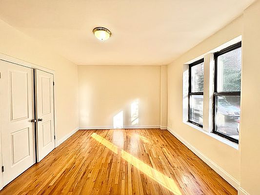 5th image of 311 Lincoln Pl APT 1B