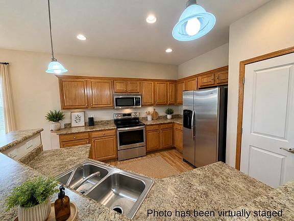 3rd image of 3019 SW Westview Ln
