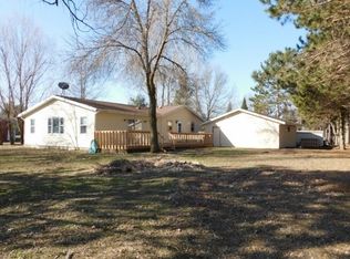 1564 Lake Dr, Rosholt, WI 54473