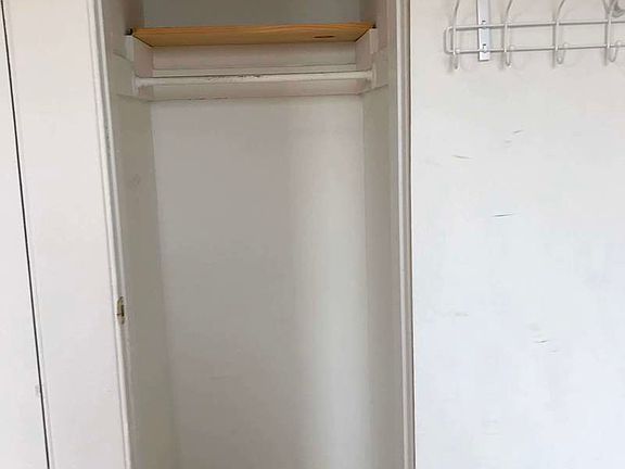4th image of 2127 27th St #12
