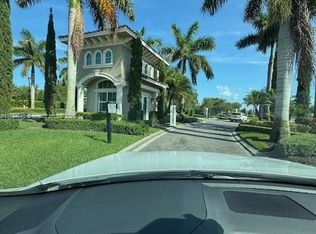 1063 Eucalyptus Dr #0, Hollywood, FL 33021