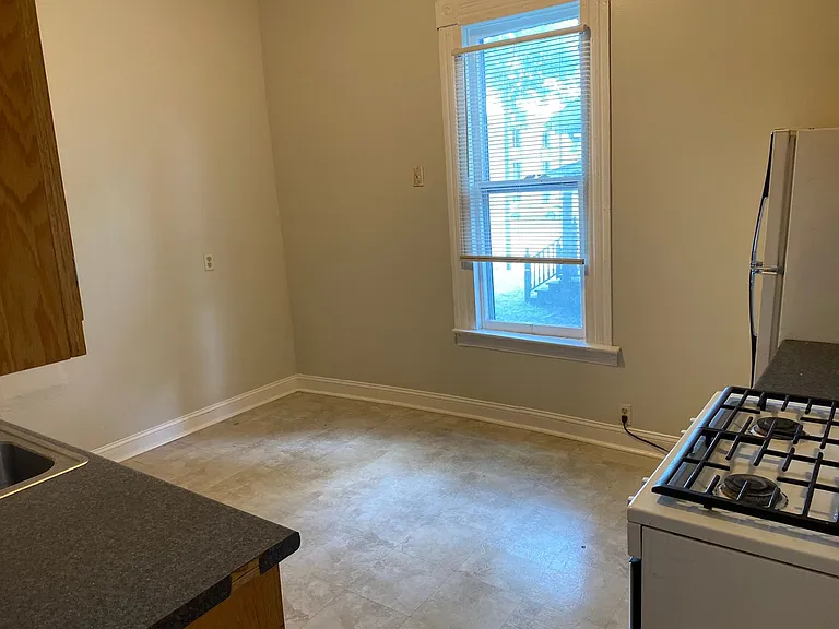 376 Park Ave — Photo 15