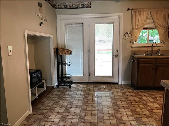 4th image of 5819 Marine Pkwy