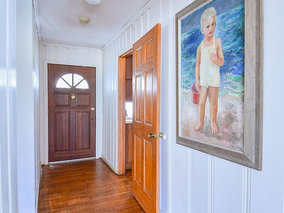 4th image of 608 Lakeview Dr