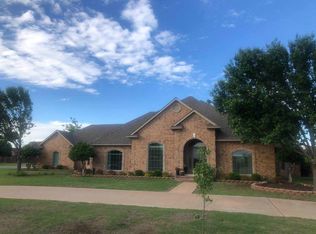 18 NW Shadow Lake Rd, Lawton, OK 73505