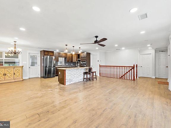 5th image of 1010 Excelsior Dr