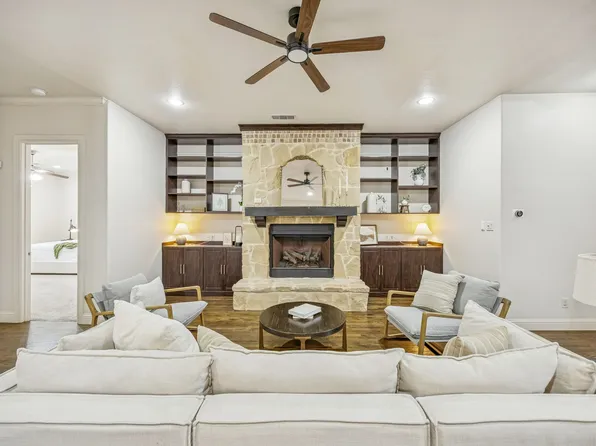 5717 Naples Dr, Flower Mound, TX 75028