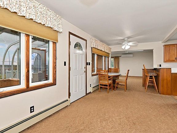 4th image of 3137 Batavia St