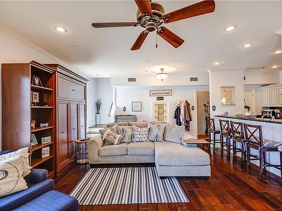 4th image of 1923 Lakeshore Dr Unit D