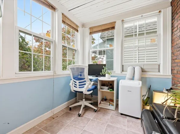 118 Avenue B image 5 of 21