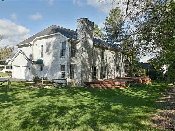 5th image of 670 Stoneridge Dr