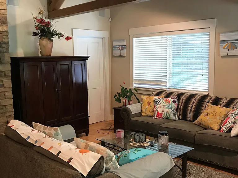 225 Cathedral Dr — Photo 6