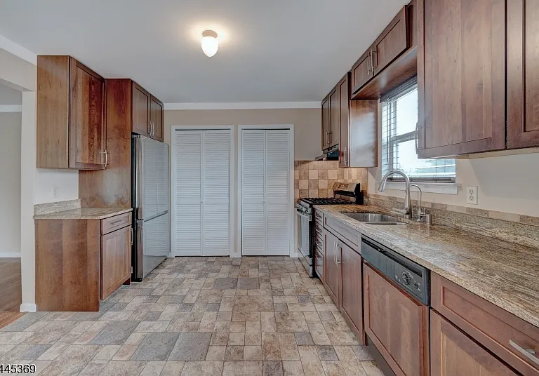32 Rebecca Rd — Photo 11
