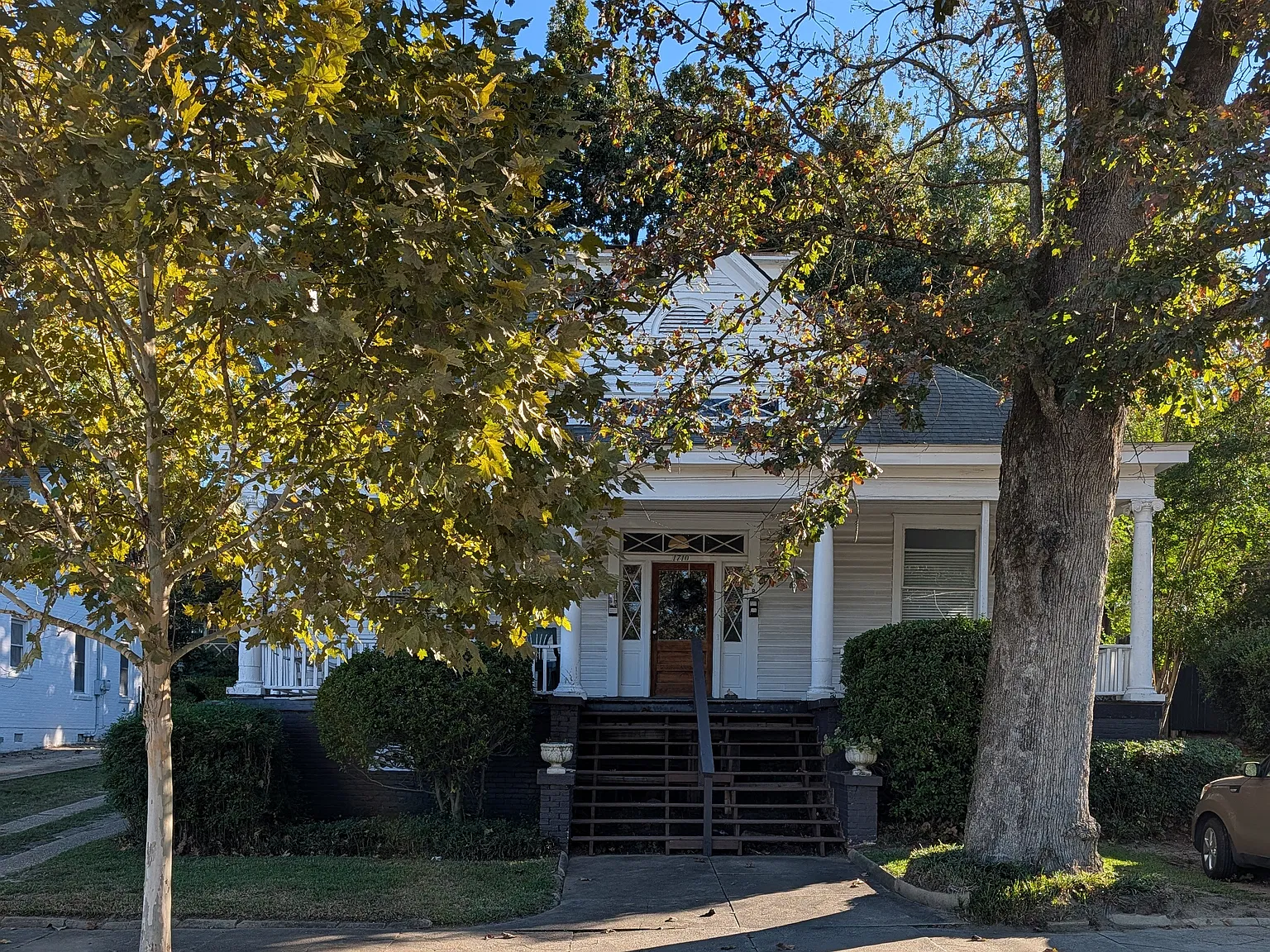 1710 Forest Ave — Photo 1