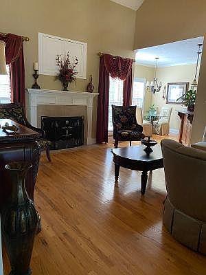 2nd image of 241 Loudoun Dr