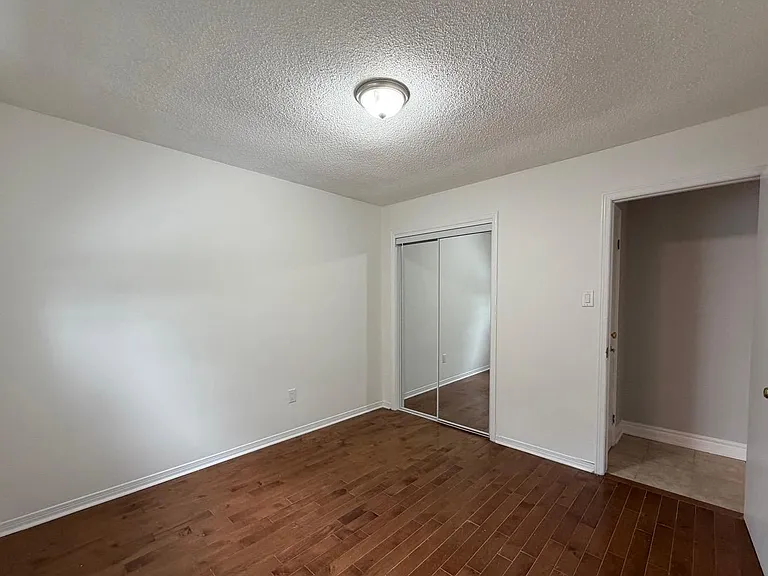 101 Romy Cres — Photo 12