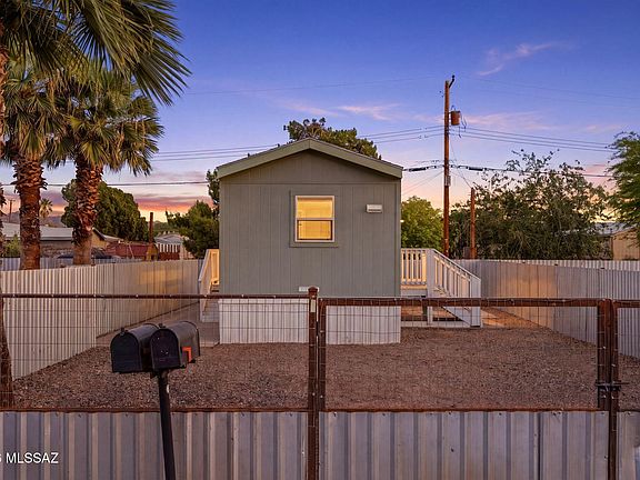 3rd image of 4661 N Camino Feliz