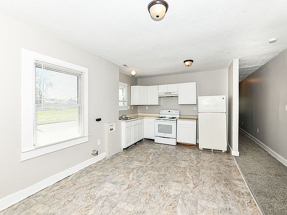 3rd image of 2502 Columbia Ave